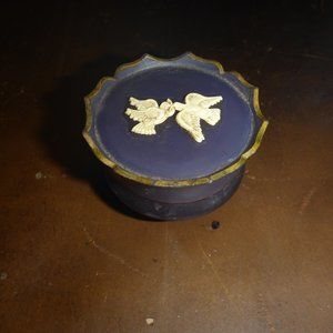 Vintage Avon Rapture White Doves Cream Sachet Pedestal Vanity Jar Empty